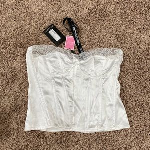 PrettyLittleThing White Lace Trim Satin Corset